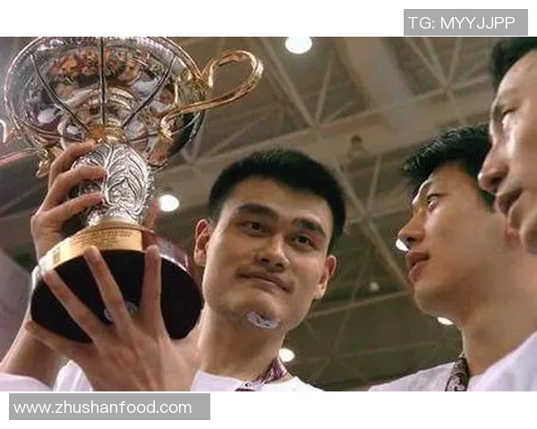 姚明重返训练场三个月状态回暖笑容满面赢得训练师赞赏 姚明重返训练场三个月状态回暖笑容满面赢得训练师赞赏